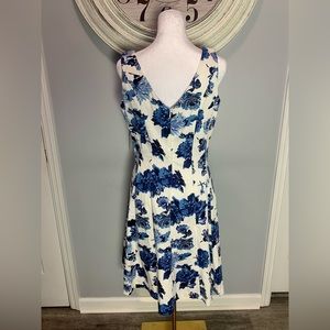 NWT Chaps Blue Floral Fit & Flare Sleeveless Dress Size 8 PERFECT DERBY DRESS
